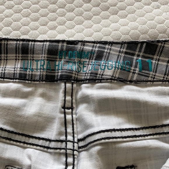 Hot Topic Denim Ultra Hi-Rise Super Skinny Pants - Picture 4 of 4